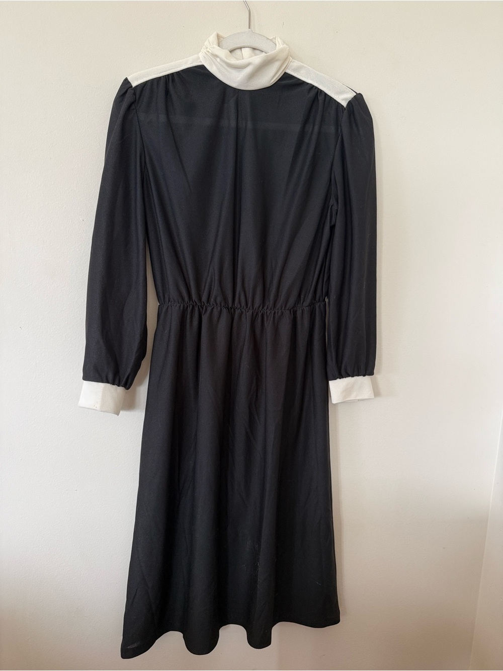 Vintage Classic Black and White Long Sleeve Midi Dress